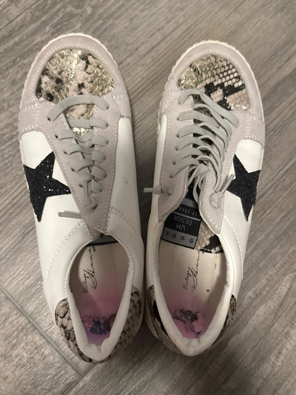 Vintage Havana White Sneakers with Black Star & Snake-Print Accents